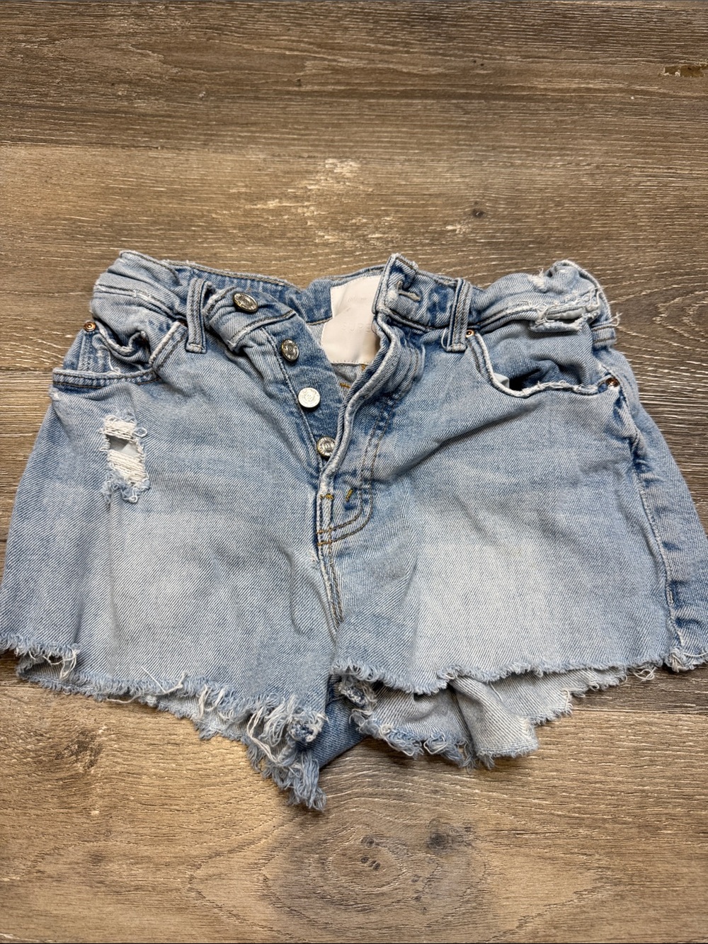 MOTHER Tom Cat Kick Fray Light Blue Distressed Button-Front Denim Shorts AZ1355